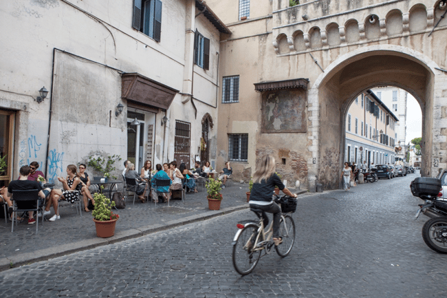 exploring Rome by bike, The Study Abroad Student's Guide to Bike Paths in Rome, bike paths in Rome, jcu student tips, study abroad in Rome, getting around Rome by bike, Trastevere