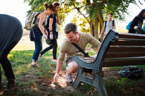 Participating in community service can give you a more positive outlook on life