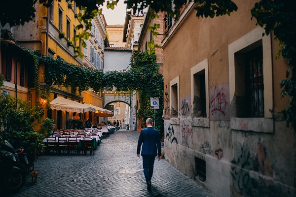 Many Romans enjoy the period of quiet that riposo offers before continuing their day
