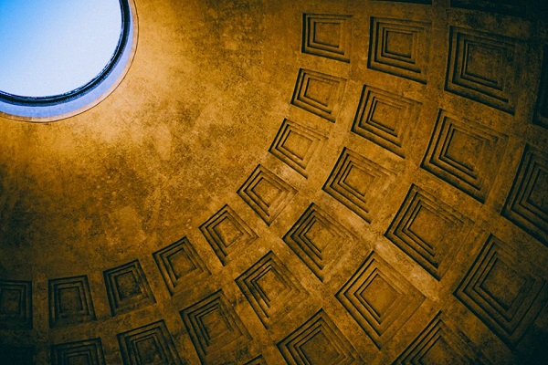 The Pantheon is less than a 20-minute walk away from JCU’s Tiber campus!