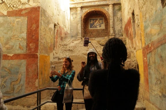 JCU students in Pompeii, jcu student life, jcu weekend trips, study abroad in Rome, Student-Friendly Travel Tips to Try While You Study Abroad, travel tips for students