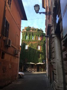 studying abroad in Rome, colossuem, students in Rome, what to expect during your first semester abroad, john cabot university, trastevere