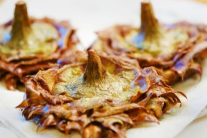 fried artichoke, eating in Rome, 5 Dishes You Must Try During Your Stay in Rome, study abroad in Rome, jcu student life