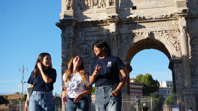students rome arc_DSC00180