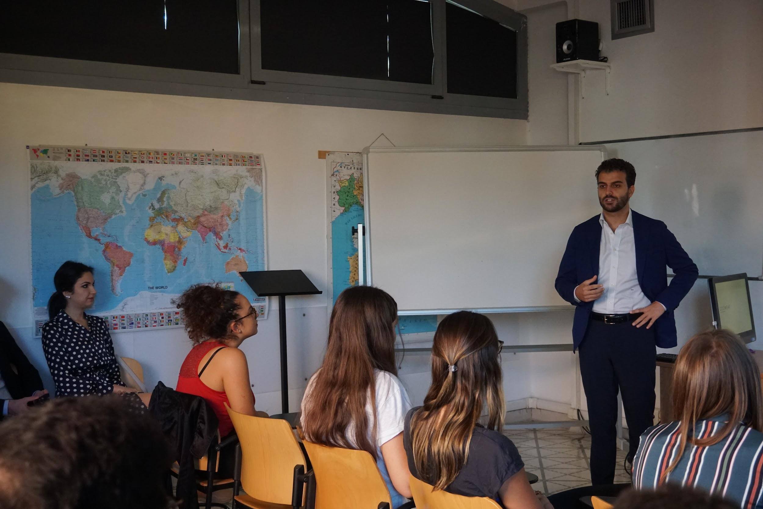 Students interacting with an instructor in a classroom at our university in Italy