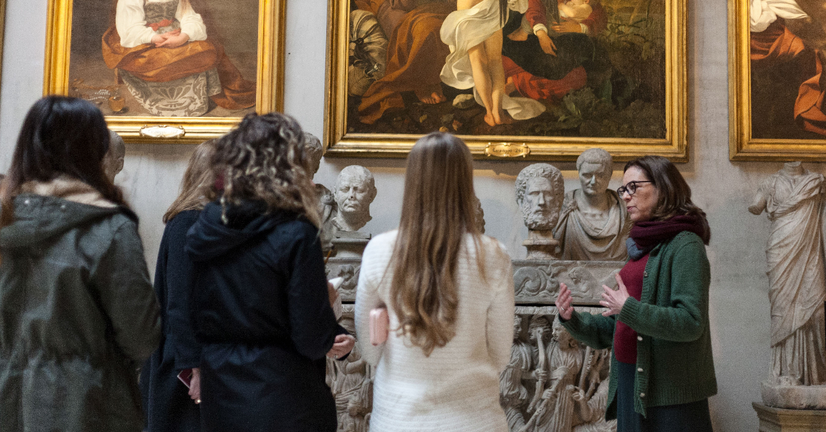 A JCU Professor with her class in Palazzo Pamphili