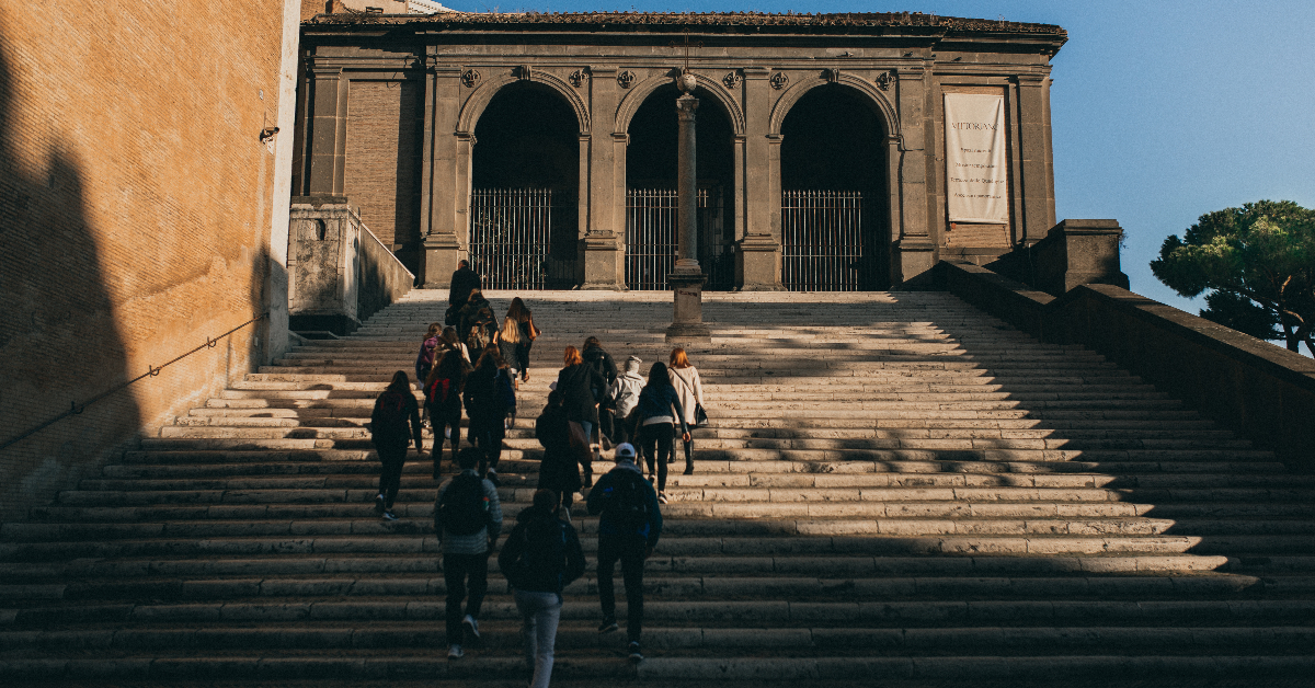 Students on-site for their Art History class