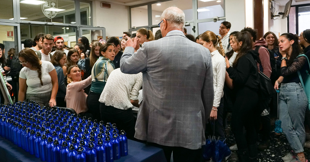 Grassroots initiative to remove plastic cups from the university