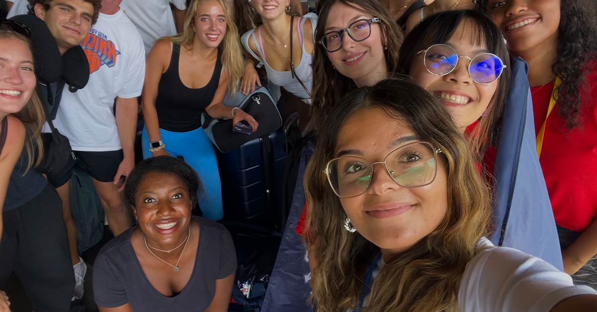 Valentina and her friends taking a picture as they study in Rome